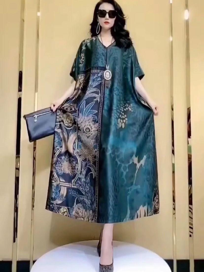 Women Fashion Dress Names - Elegantes Hochwertiges Großformatiges Sommer-Seidenkleid aus Maulbeerseide