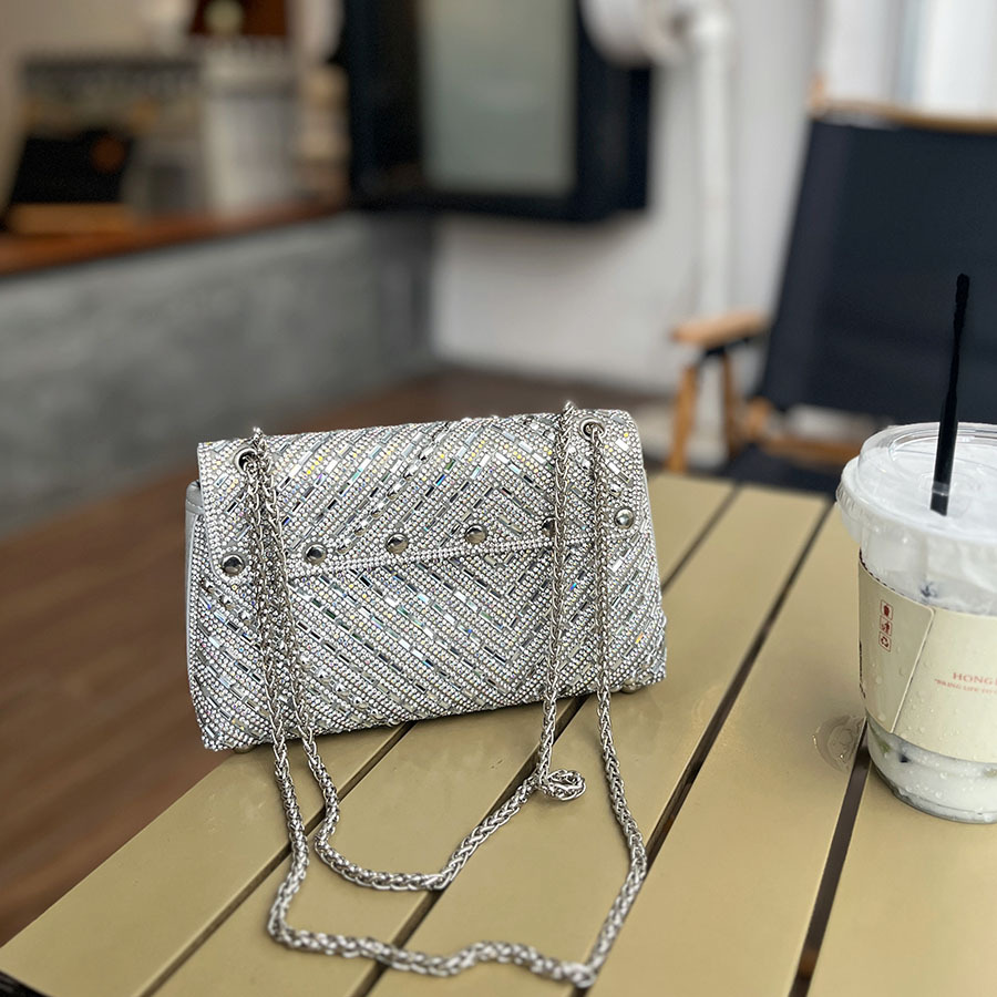 Diamantbesetzte Clutch-Tasche  – Women Fashion Dress Names Bewertung und Preis